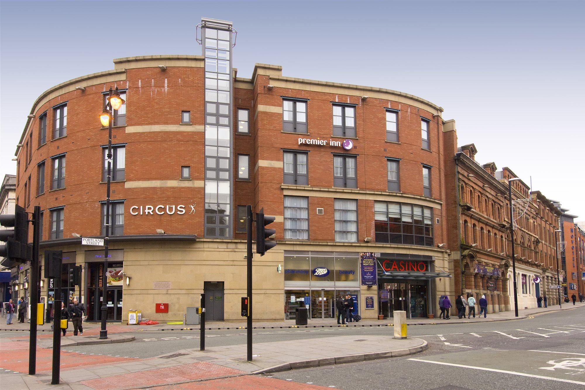 Premier Inn Manchester City Centre Exteriör bild